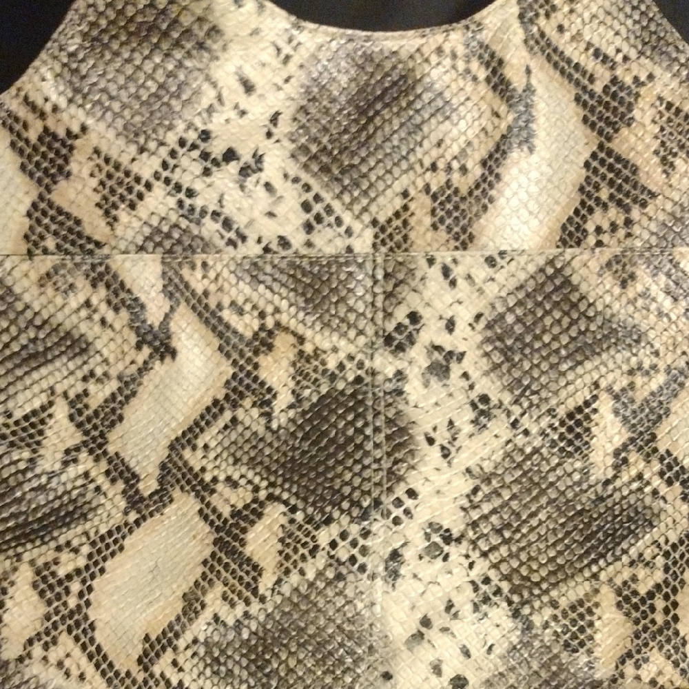 Snakeskin Patterned Tote Bag - Picture 4 of 4